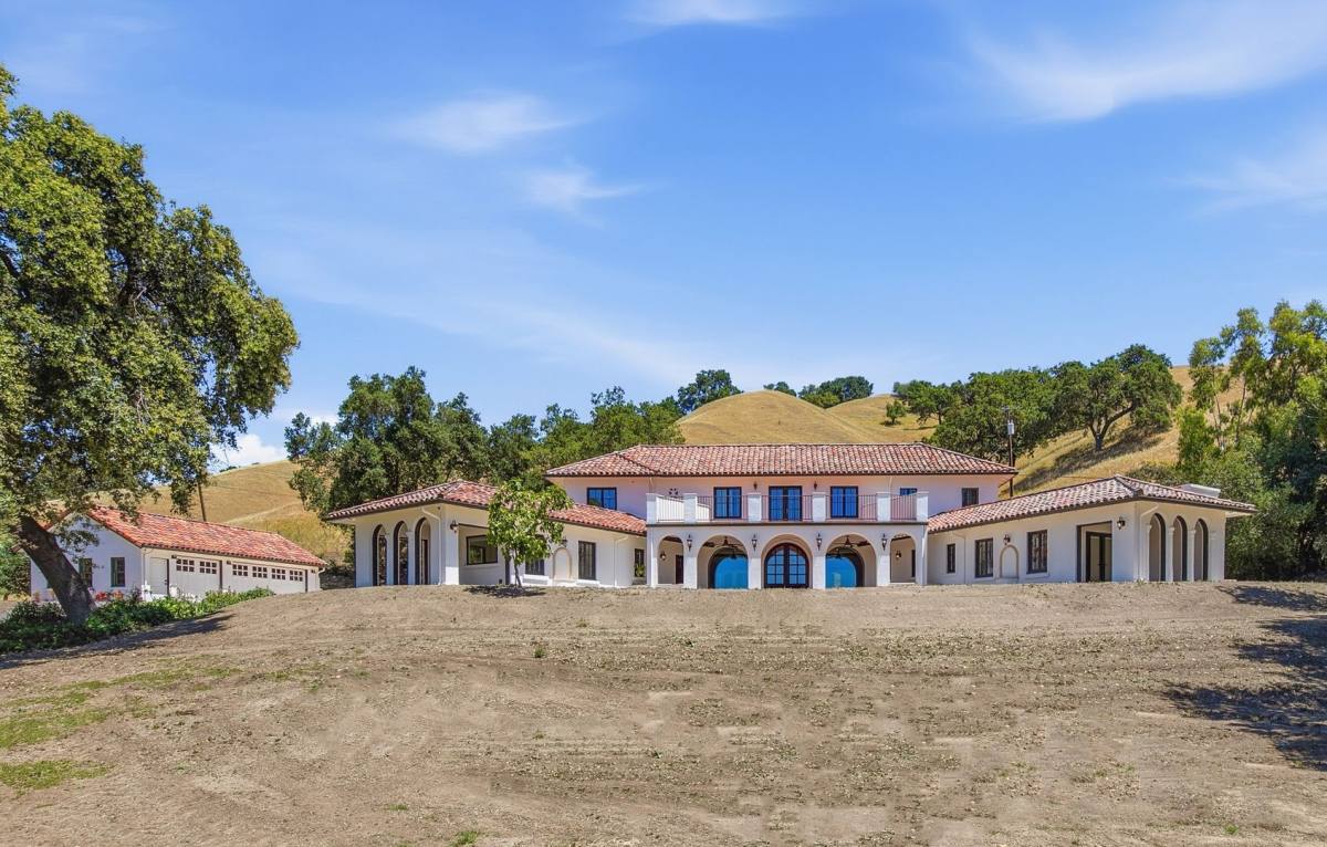 House for rent at 16010 Carey Lane, Morgan Hill, CA 95037