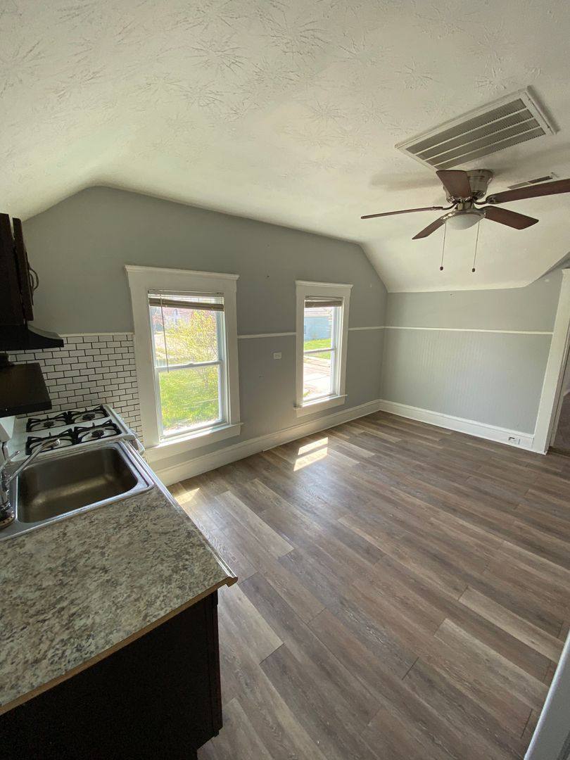 Apartment for rent at 3295 W 50th St, Cleveland, OH 44102