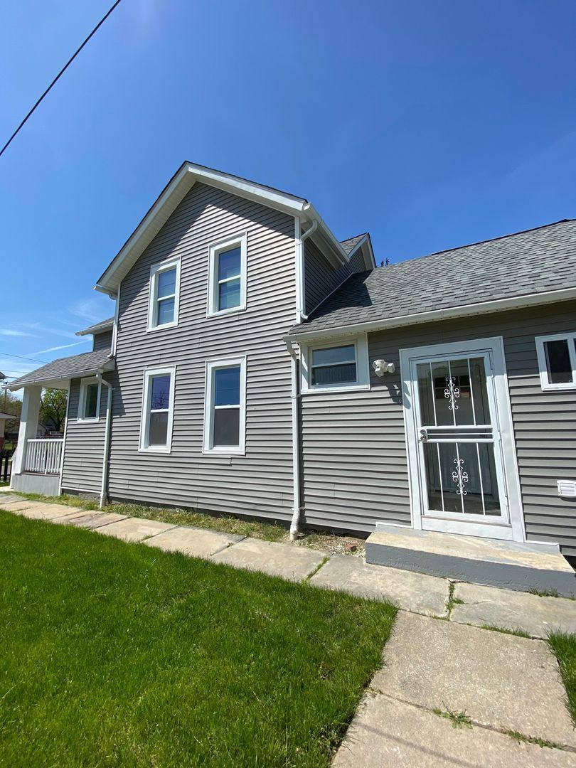 Apartment for rent at 3295 W 50th St, Cleveland, OH 44102