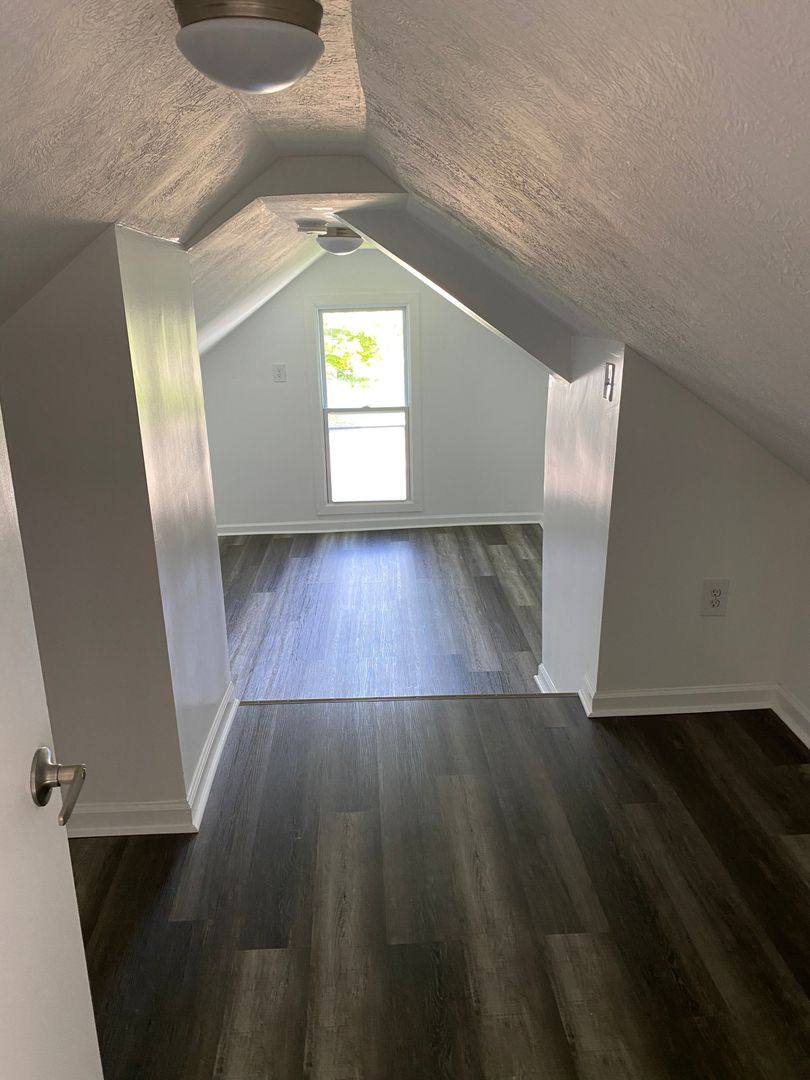 Apartment for rent at 3295 W 50th St, Cleveland, OH 44102