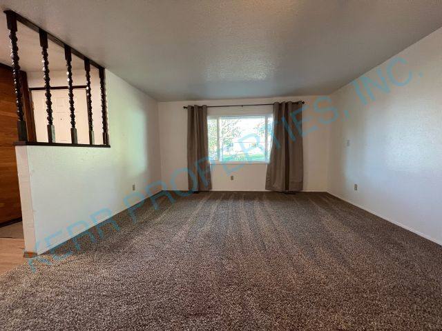 House for rent at 18138 Seaman Ave, Sandy, OR 97055