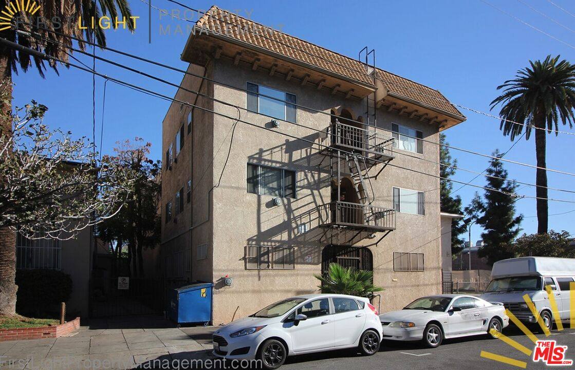Apartment for rent at 647 W 18th St #108, Los Angeles, CA 90015