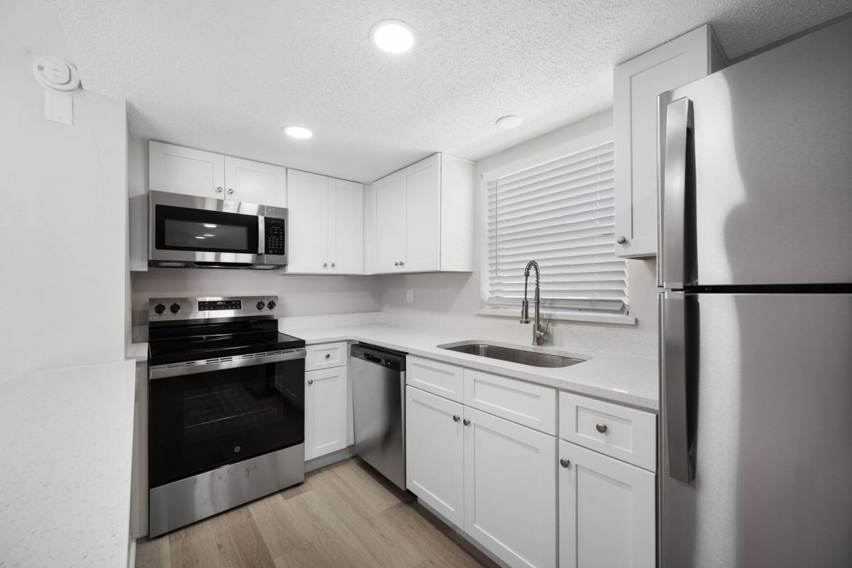 Apartment for rent at 7950 Blind Pass Rd, Saint Petersburg, FL 33706