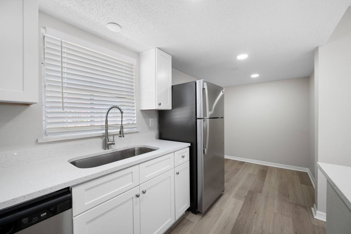 Apartment for rent at 7950 Blind Pass Rd, Saint Petersburg, FL 33706