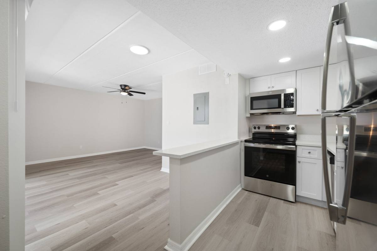 Apartment for rent at 7950 Blind Pass Rd, Saint Petersburg, FL 33706