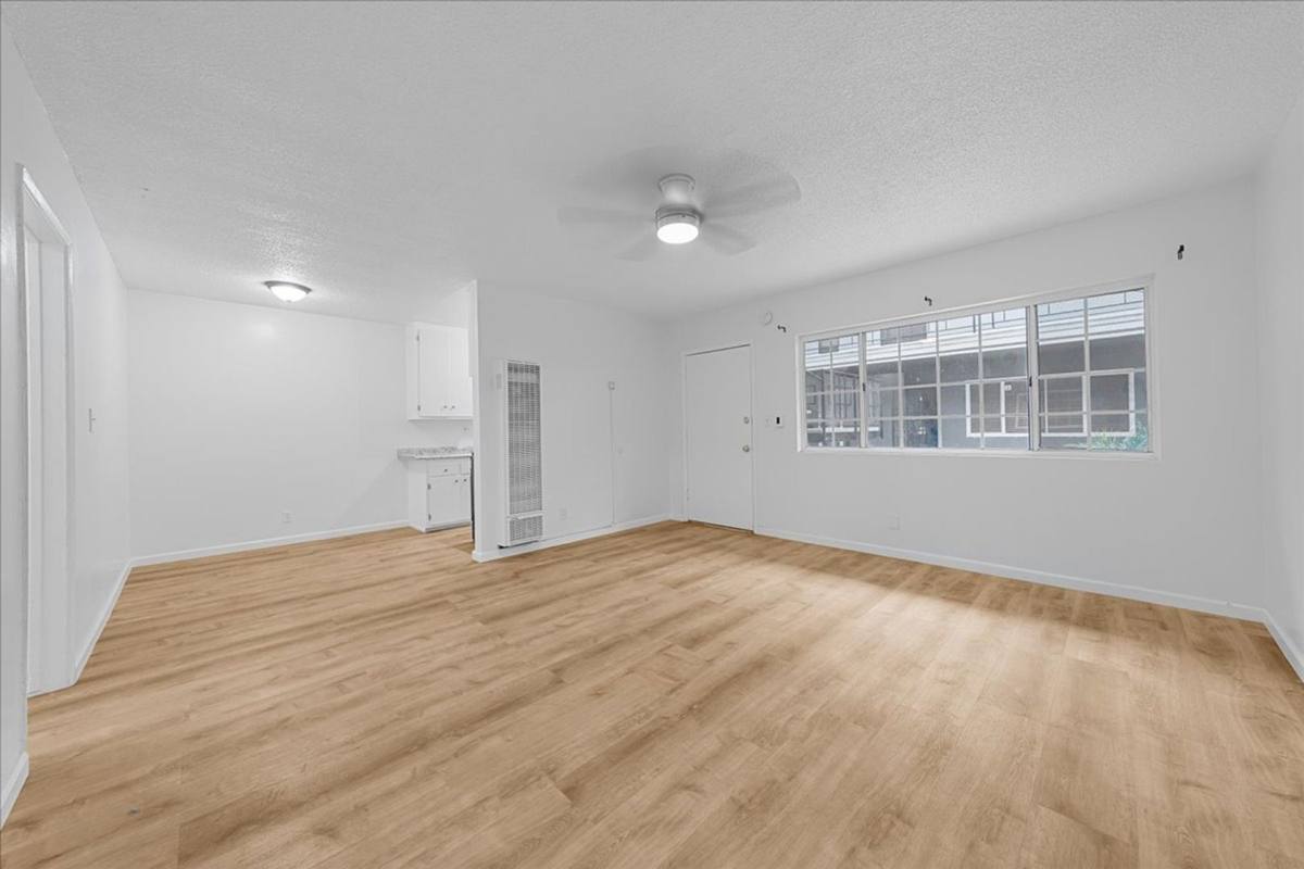 Apartment for rent at 1850 Gardenia Ave #5, Long Beach, CA 90806