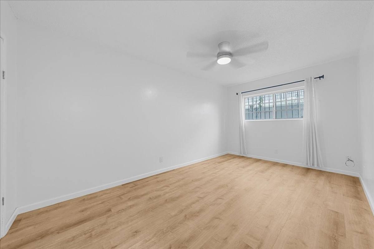 Apartment for rent at 1850 Gardenia Ave #5, Long Beach, CA 90806