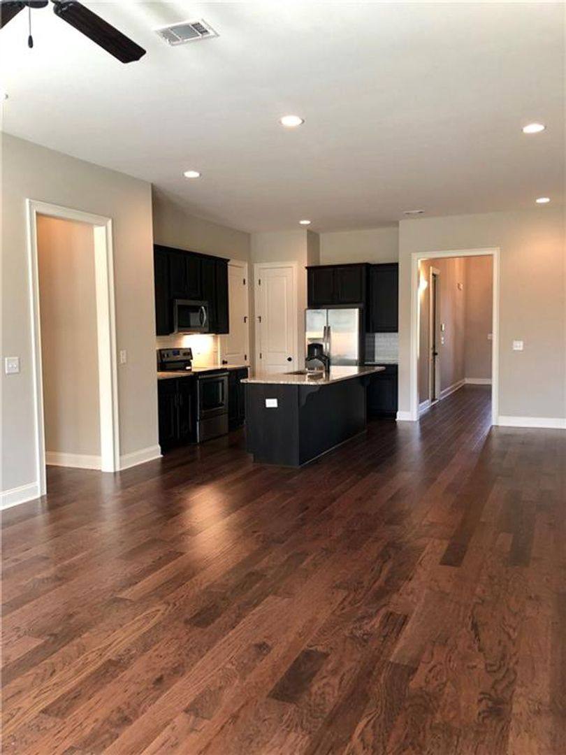 Townhouse for rent at 1690 W Farmville Rd, Auburn, AL 36830
