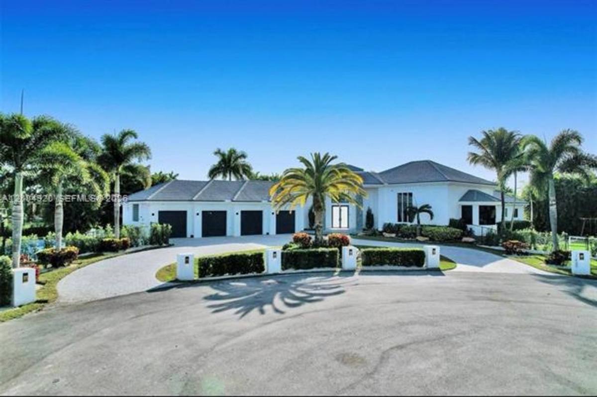 House for rent at 11400 NW 7th St, Fort Lauderdale, FL 33325