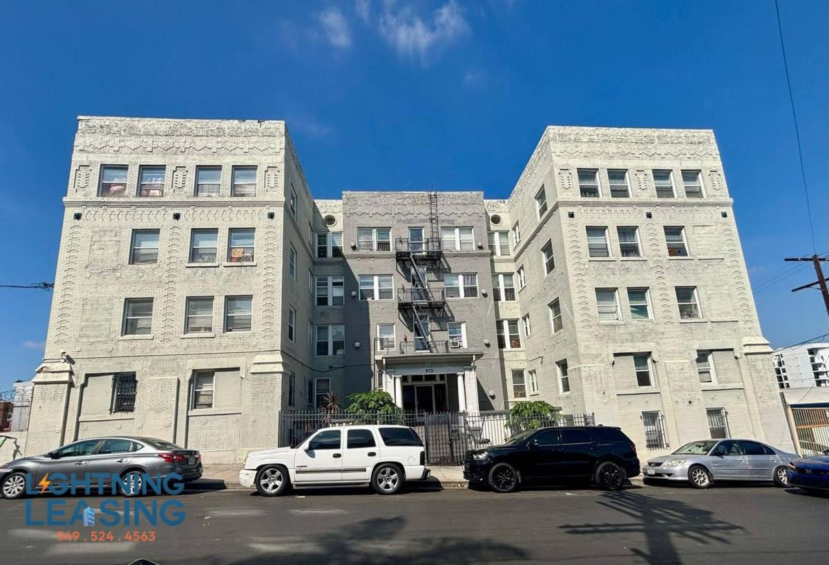 Apartment for rent at 917 S Carondelet St #306A, Los Angeles, CA 90006