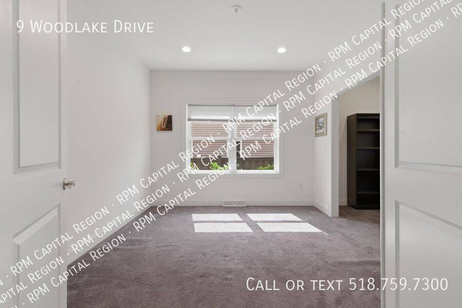 House for rent at 9 Woodlake Dr, Saratoga Springs, NY 12866