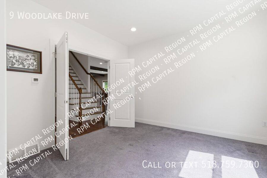 House for rent at 9 Woodlake Dr, Saratoga Springs, NY 12866