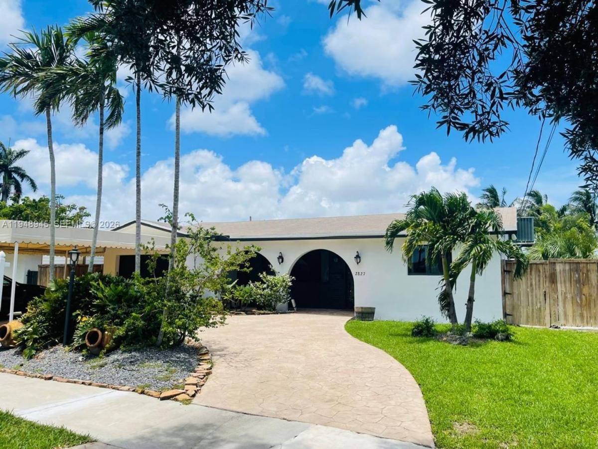 House for rent at 2827 McKinley St, Hollywood, FL 33020