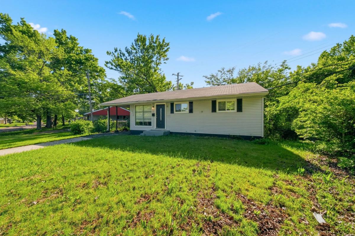 House for rent at 10700 Spring Garden Dr, Saint Louis, MO 63137