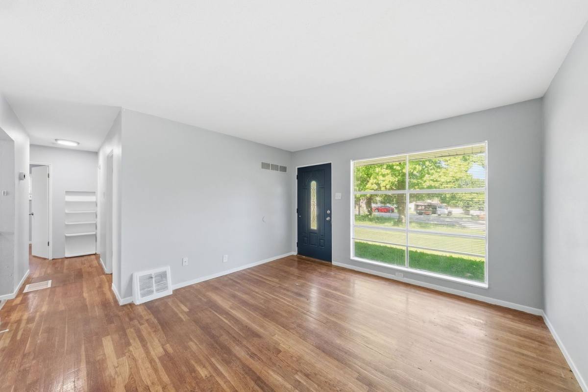 House for rent at 10700 Spring Garden Dr, Saint Louis, MO 63137