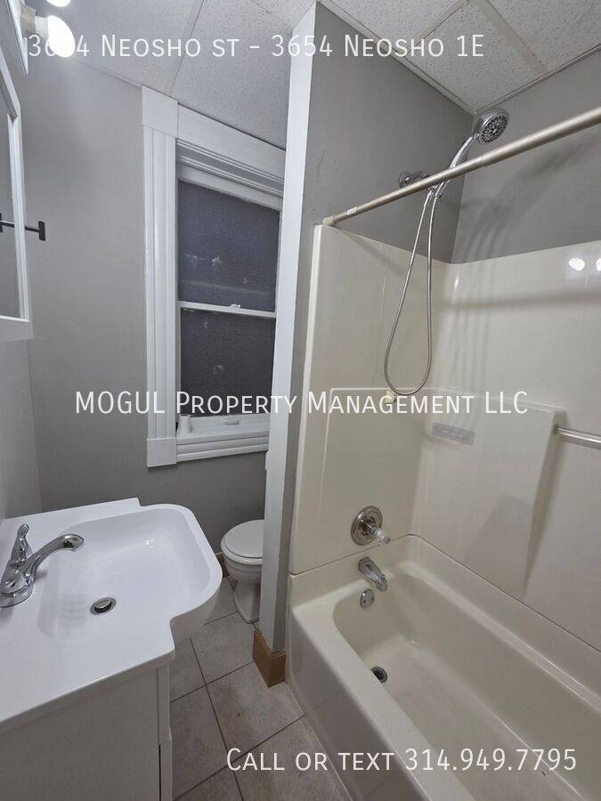 Apartment for rent at 3654 Neosho St #3654 1E, Saint Louis, MO 63116