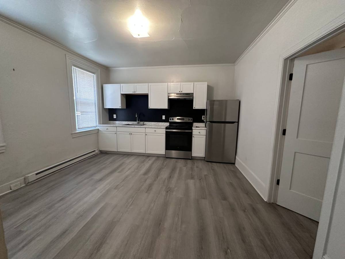 Apartment for rent at 422 W Orange St, Lancaster, PA 17603