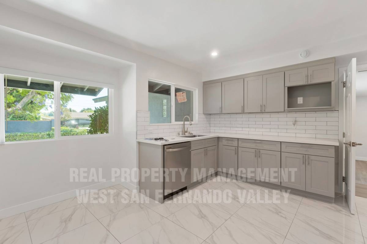 House for rent at 9801 Columbus Ave, North Hills, CA 91343