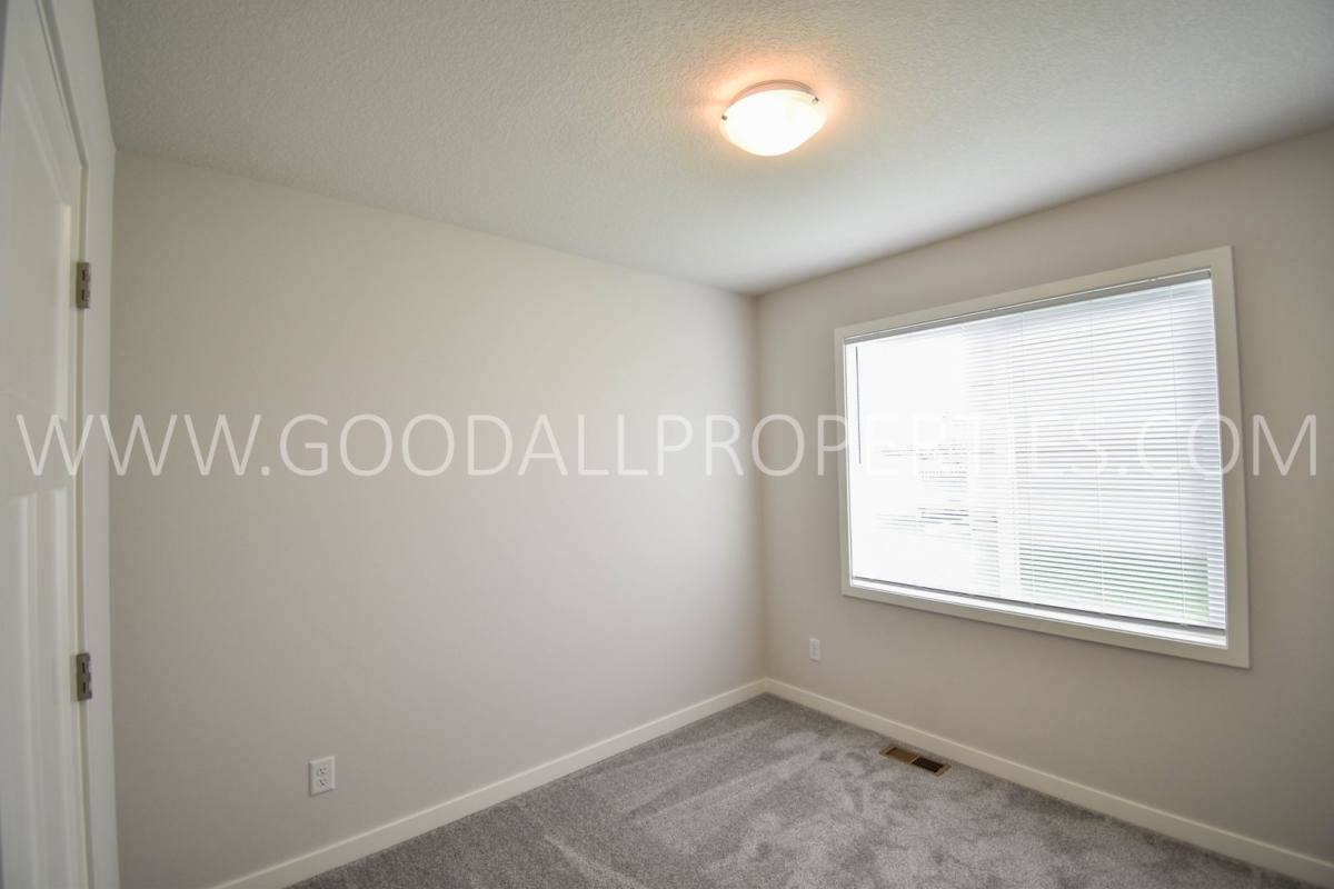 House for rent at 18203 Alpine Dr, Clive, IA 50325