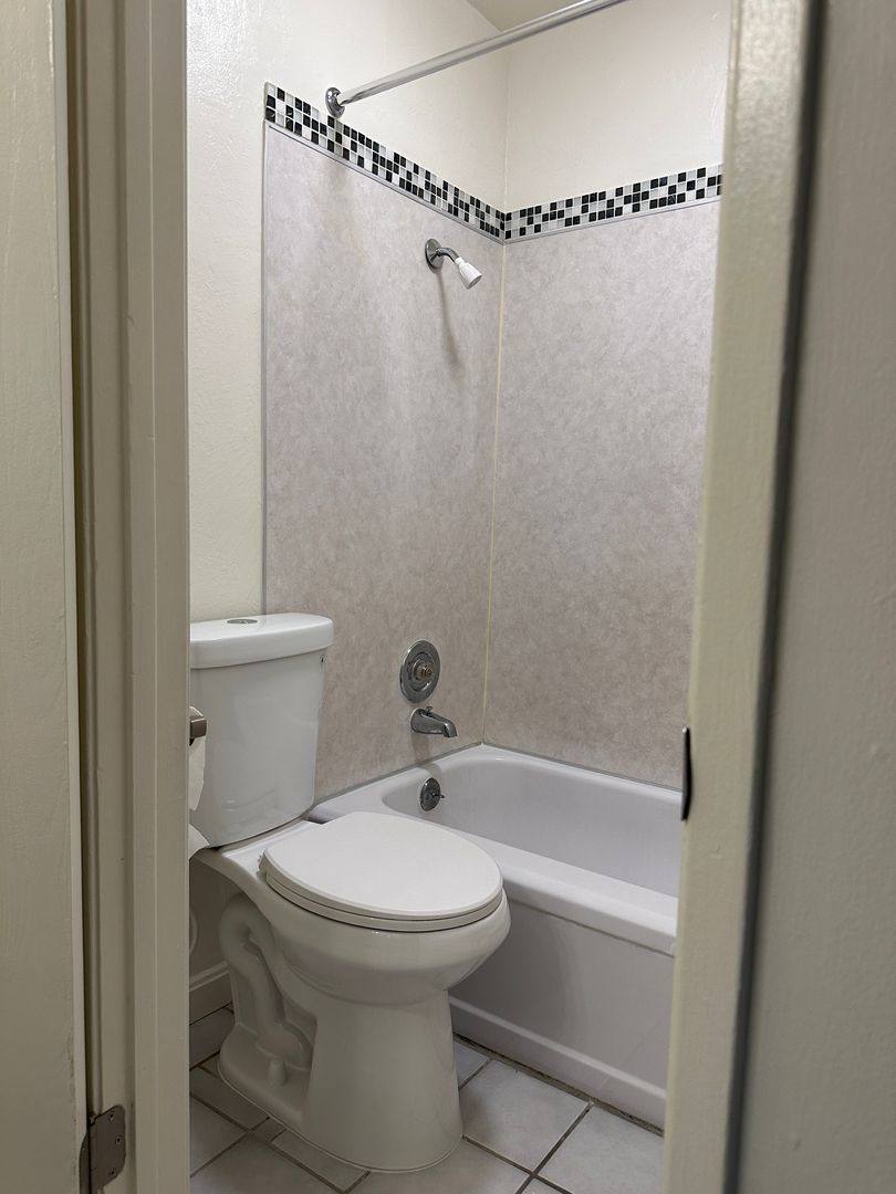 Apartment for rent at 1808 H St, Sacramento, CA 95811