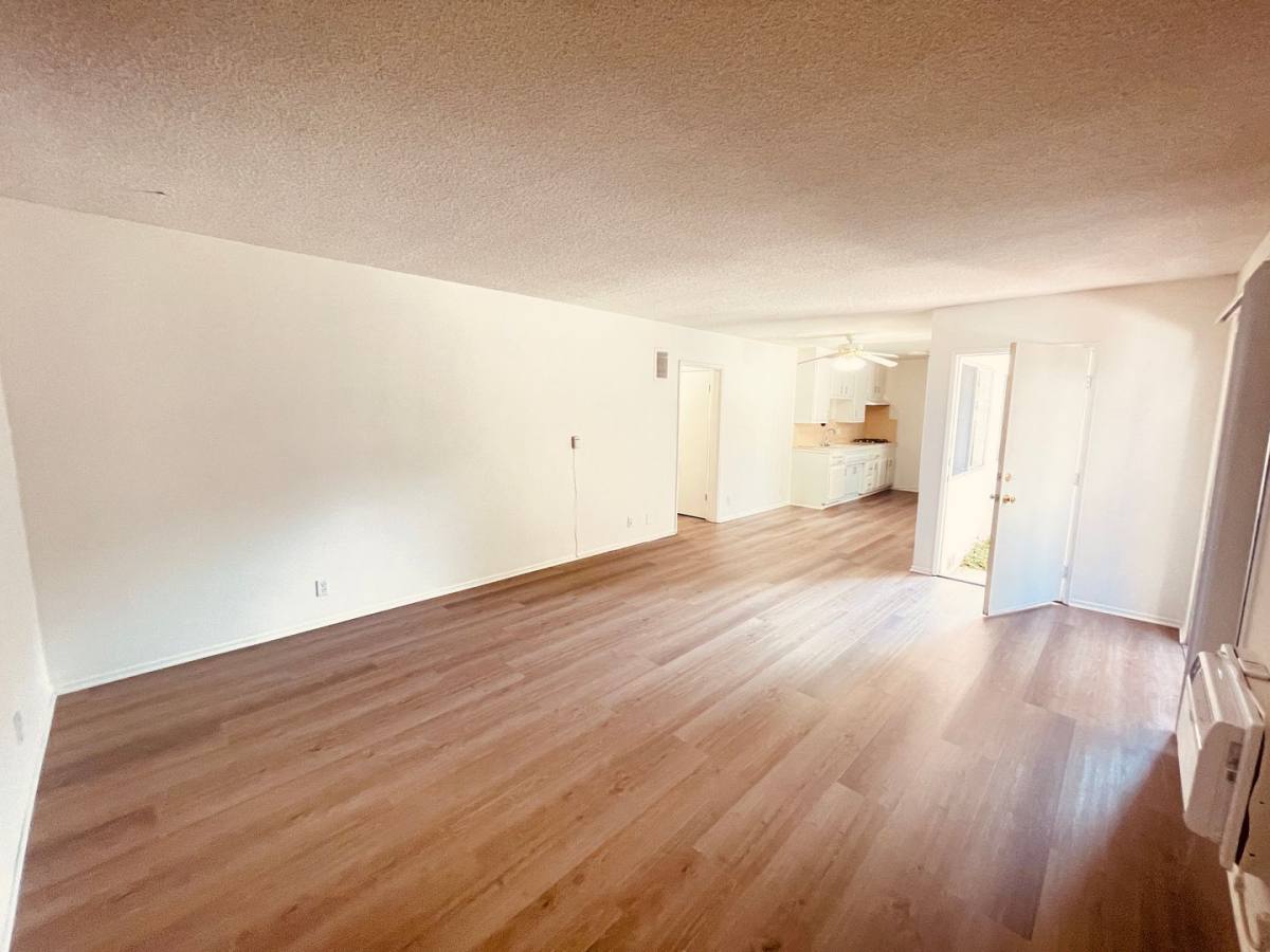Apartment for rent at 4403 Mammoth Ave, Sherman Oaks, CA 91423