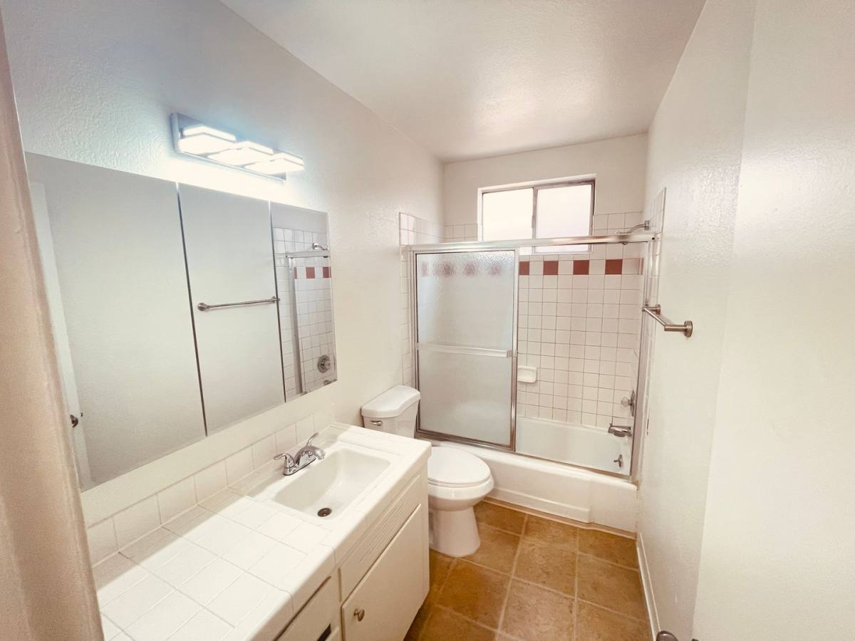 Apartment for rent at 4403 Mammoth Ave, Sherman Oaks, CA 91423
