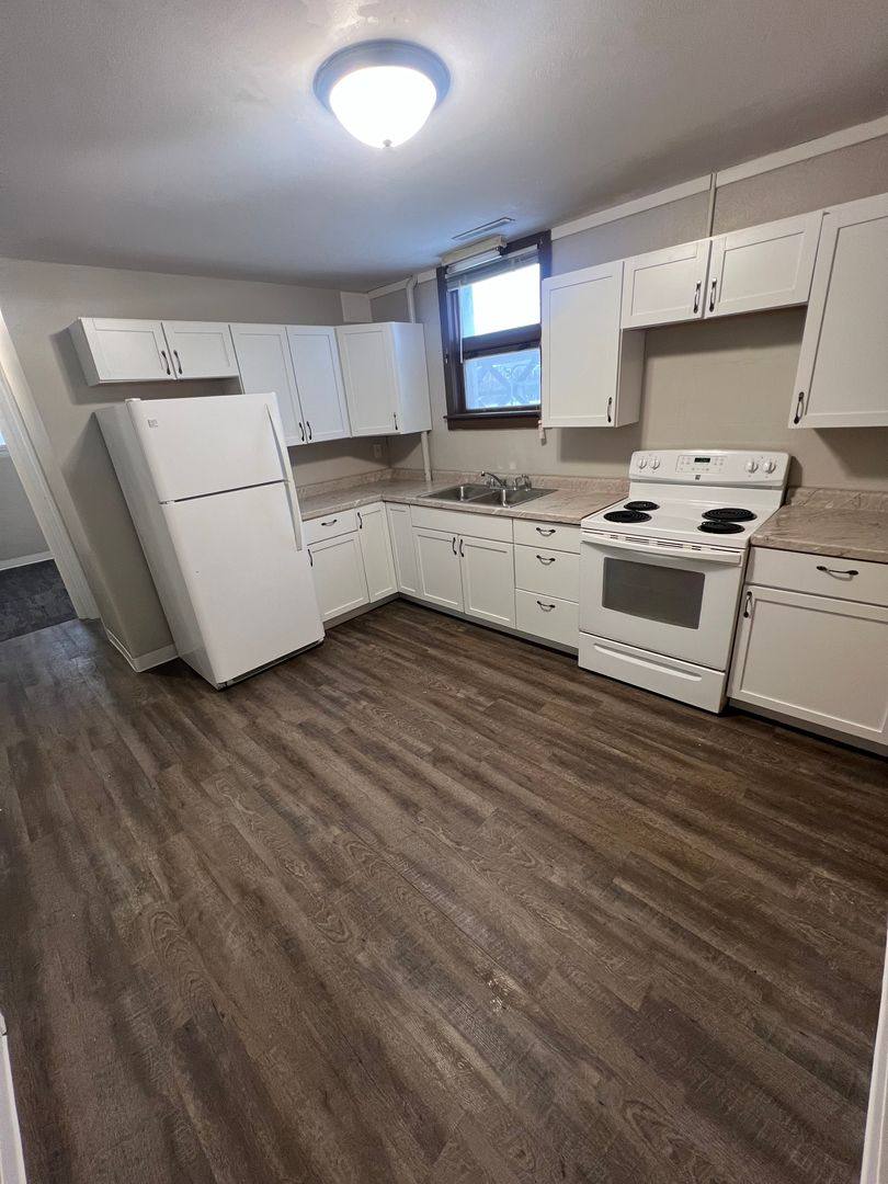 Apartment for rent at 1729 S 4th St, Aberdeen, SD 57401