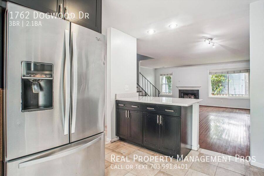 Townhouse for rent at 1762 Dogwood Dr, Alexandria, VA 22302