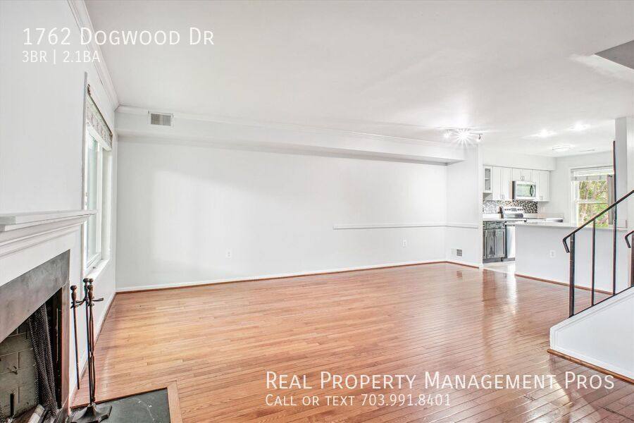 Townhouse for rent at 1762 Dogwood Dr, Alexandria, VA 22302