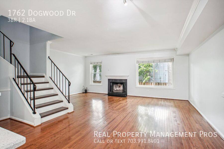Townhouse for rent at 1762 Dogwood Dr, Alexandria, VA 22302