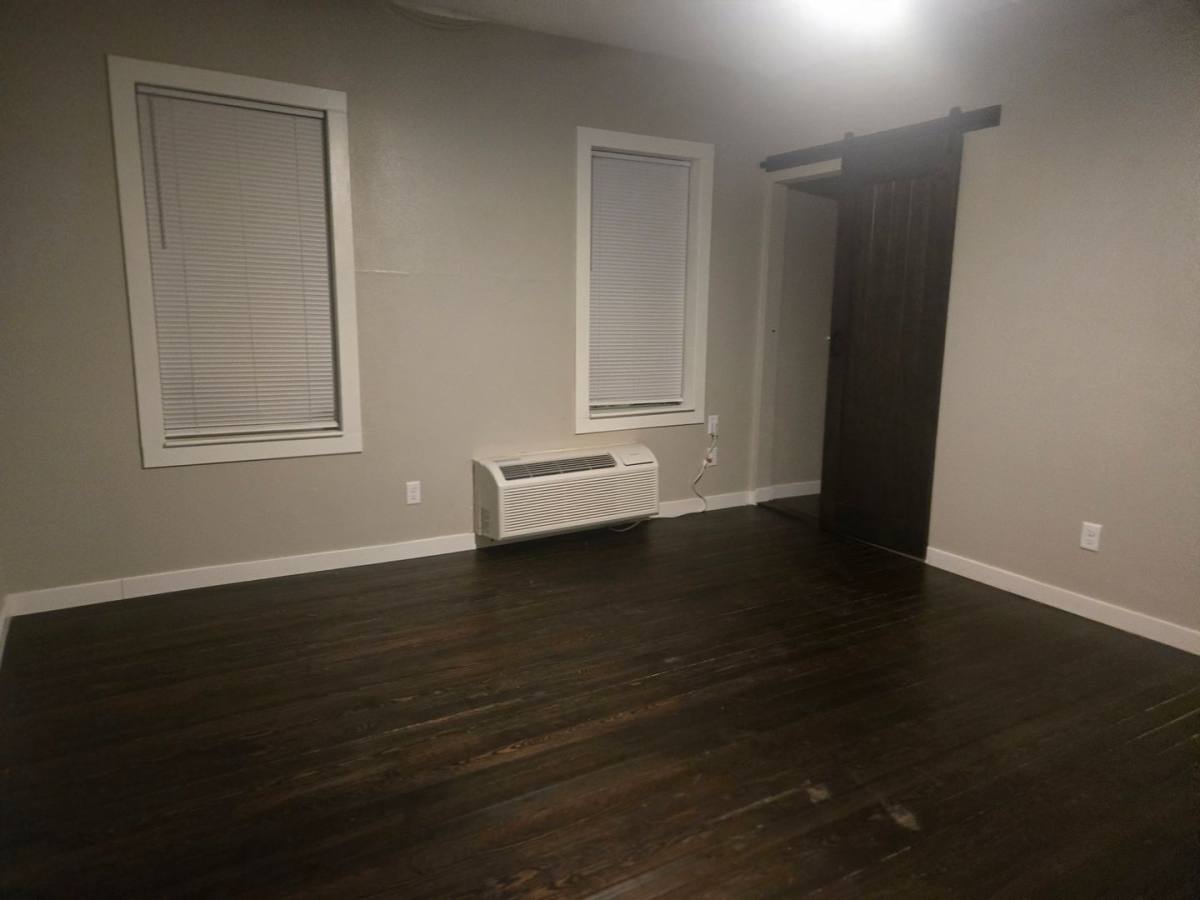 Apartment for rent at 707 NW 4th Ave, Mineral Wells, TX 76067