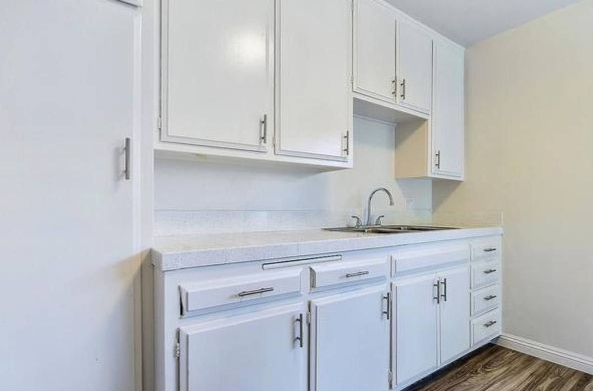 Townhouse for rent at 1238 W 87th St, Los Angeles, CA 90044