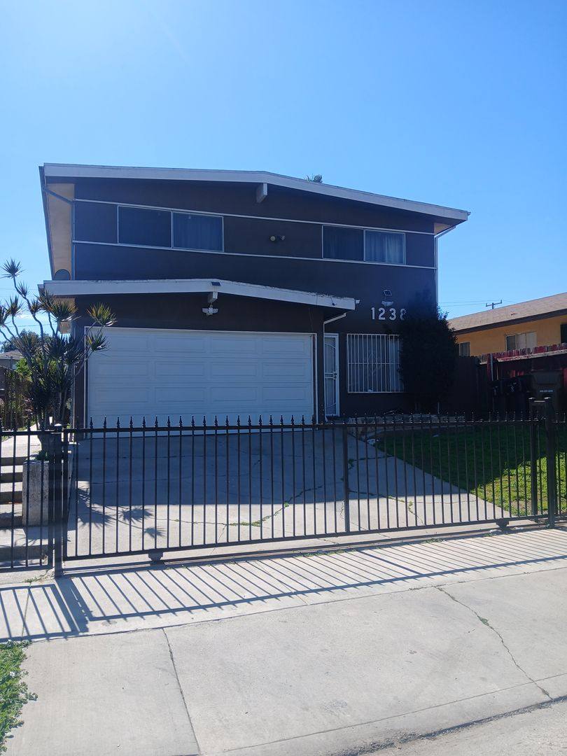 Townhouse for rent at 1238 W 87th St, Los Angeles, CA 90044