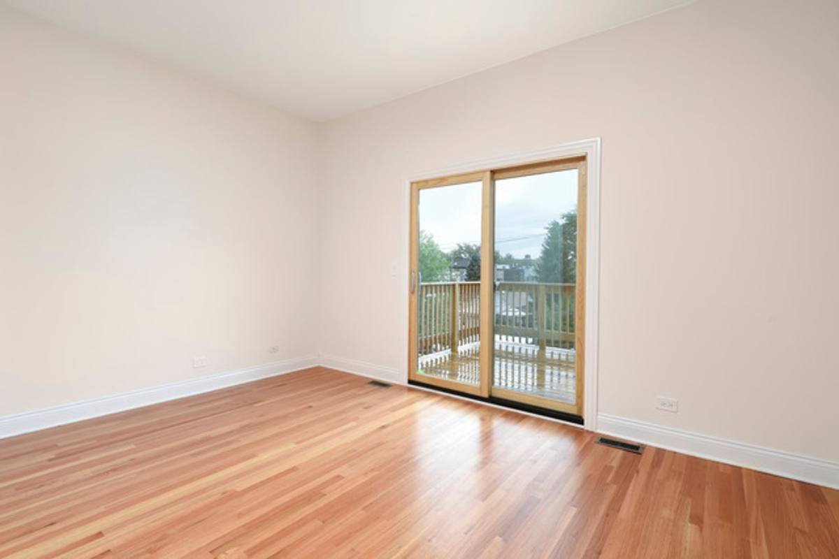Apartment for rent at 1657 W Wrightwood Ave, Chicago, IL 60614