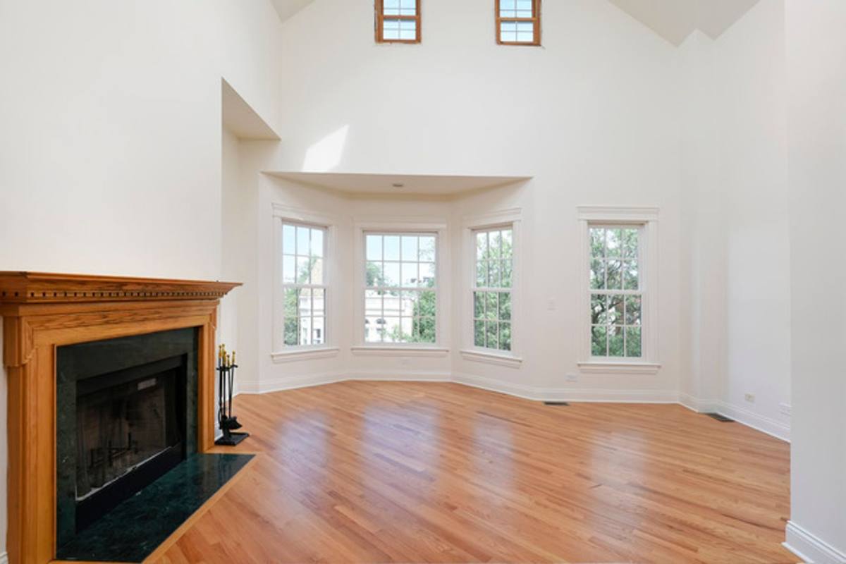 Apartment for rent at 1657 W Wrightwood Ave, Chicago, IL 60614
