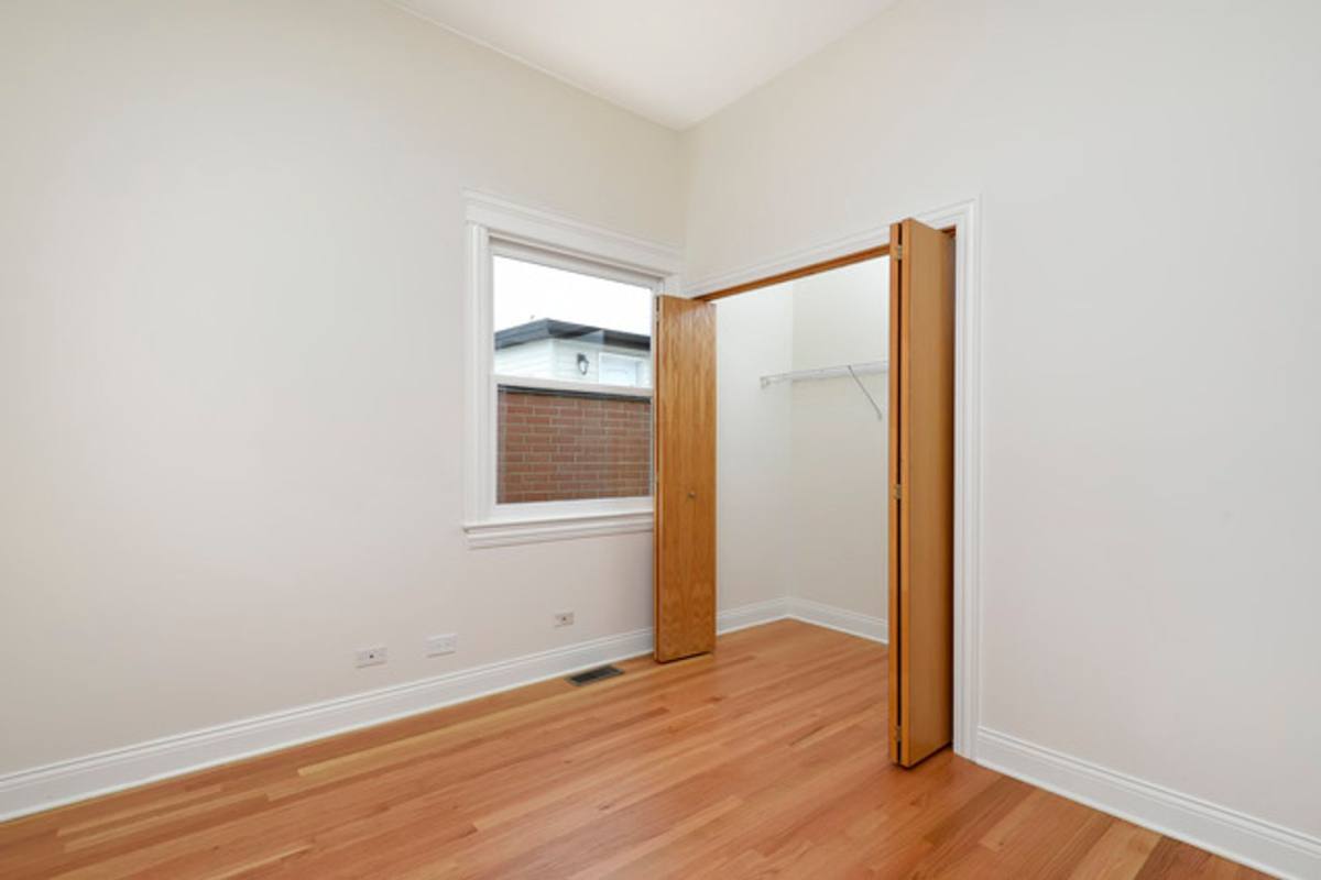 Apartment for rent at 1657 W Wrightwood Ave, Chicago, IL 60614