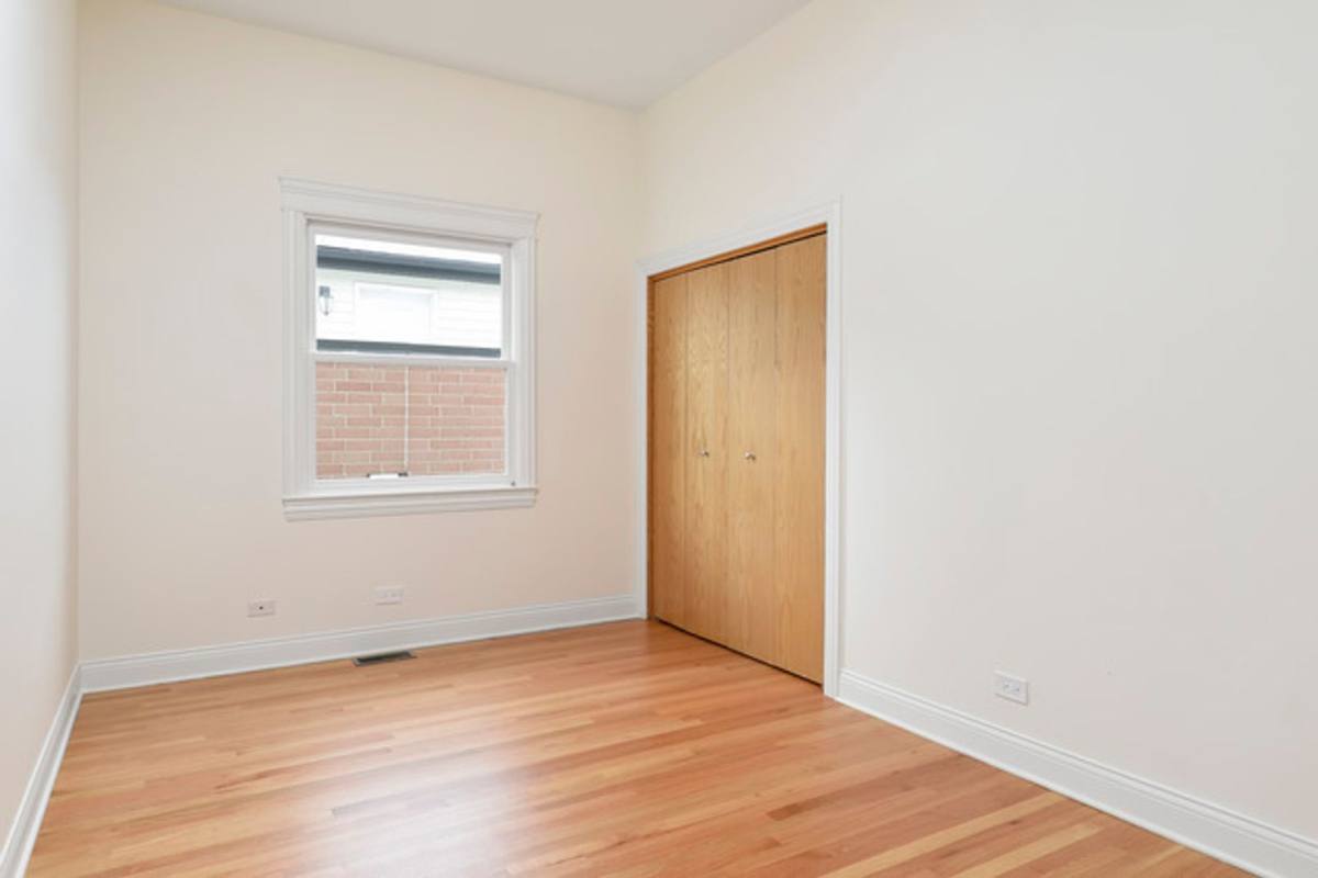 Apartment for rent at 1657 W Wrightwood Ave, Chicago, IL 60614