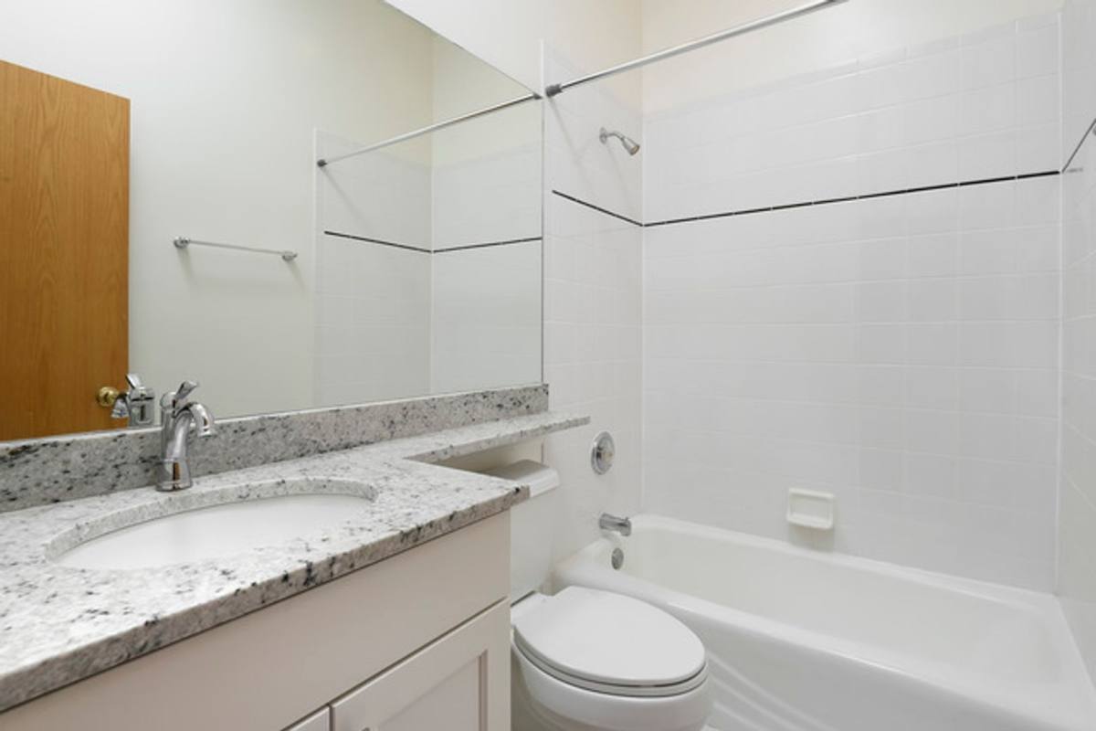 Apartment for rent at 1657 W Wrightwood Ave, Chicago, IL 60614