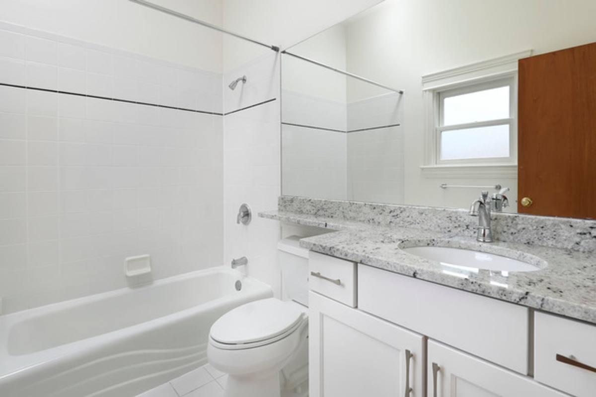 Apartment for rent at 1657 W Wrightwood Ave, Chicago, IL 60614