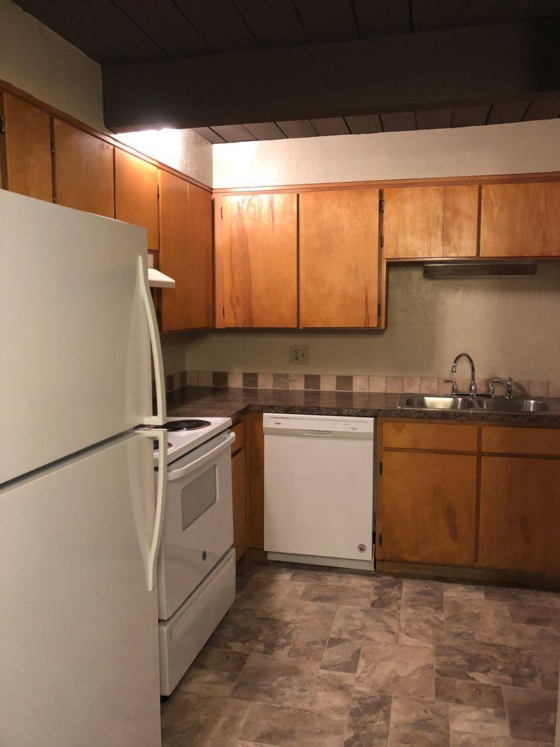 Apartment for rent at 3494 & 3498 Onyx Place, Eugene, OR 97405
