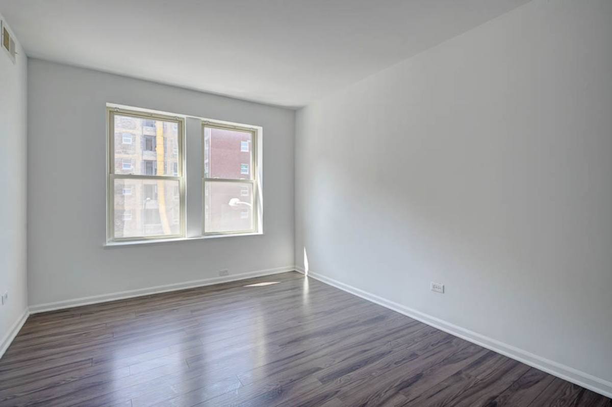 Apartment for rent at 925 W Carmen Ave, Chicago, IL 60640