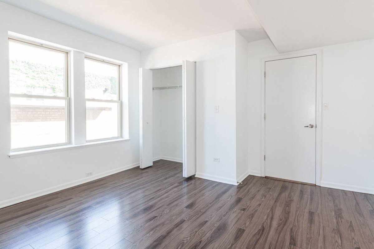 Apartment for rent at 925 W Carmen Ave, Chicago, IL 60640