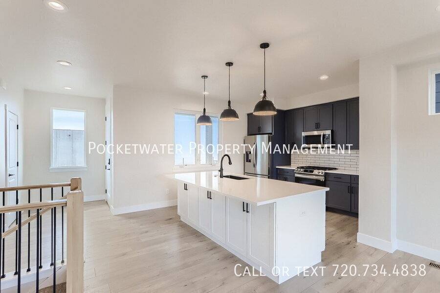 Townhouse for rent at 1333 Baker St, Longmont, CO 80501