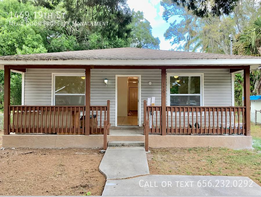 House for rent at 1469 19th St, Sarasota, FL 34234