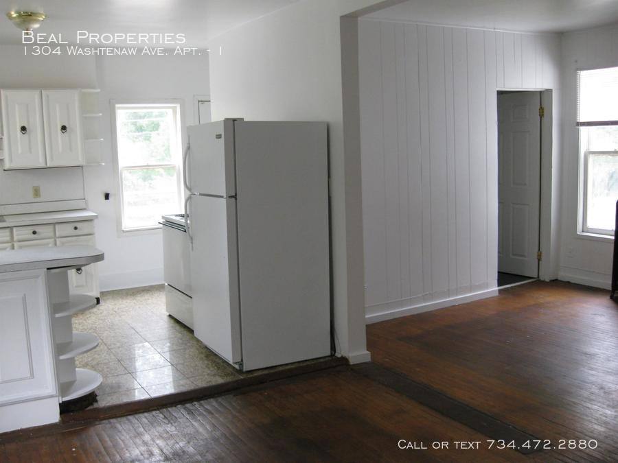 Apartment for rent at 1304 Washtenaw Ave #1, Ypsilanti, MI 48197