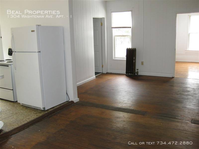 Apartment for rent at 1304 Washtenaw Ave #1, Ypsilanti, MI 48197