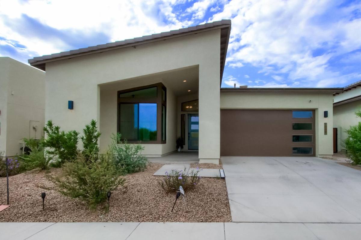 House for rent at 1005 E Paseo Way, Phoenix, AZ 85042