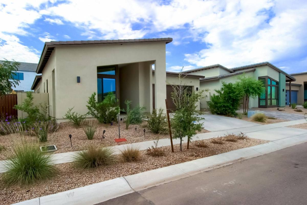 House for rent at 1005 E Paseo Way, Phoenix, AZ 85042