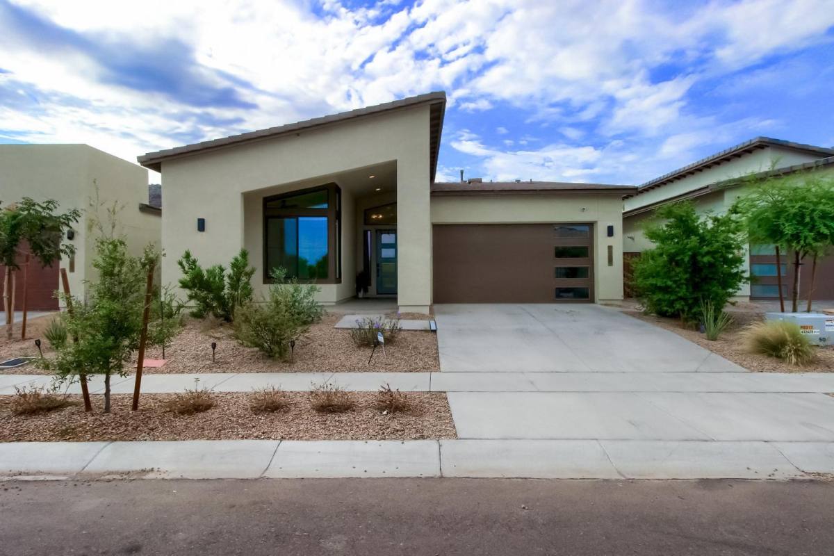 House for rent at 1005 E Paseo Way, Phoenix, AZ 85042
