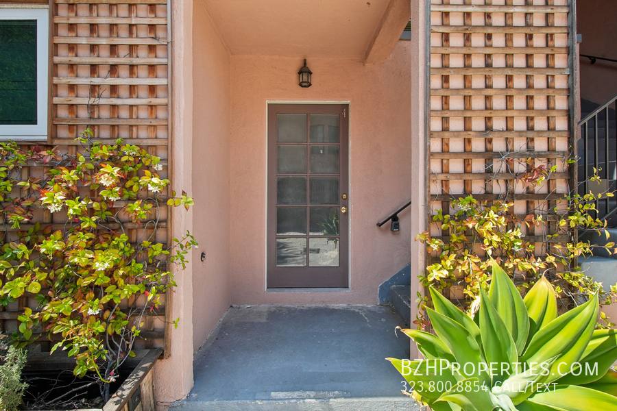 Apartment for rent at 9221 Alcott St #4, Los Angeles, CA 90035